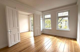 Wohnung kaufen in Zeughausmarkt 21, 20459 Neustadt, Stilvolle Altbauwohnung mit Balkon in gefragter Lage