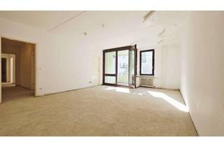 Wohnung kaufen in Dahlmannstraße 29, 10629 Charlottenburg, Freie 3-Zimmer-Wohnung mit 2 Westloggien und Fahrstuhl nur 300 Meter vom Kudamm!