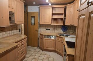 Wohnung kaufen in Pleidelsheimer Straße, 71634 Ludwigsburg, Lichtdurchflutete 3-Zimmer Wohnung mit Loggia in attraktiver Lage mit wunderschöner Vollholzküche