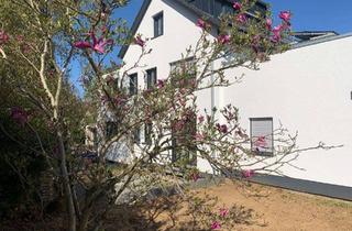 Wohnung mieten in Hebborner Feld, 51467 Bergisch Gladbach, Moderne, hochwertig und energetisch sanierte 2- Zimmer-Wohnung