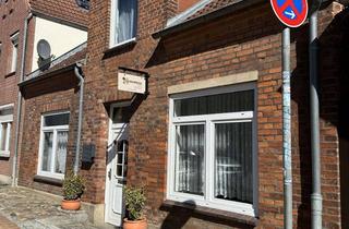 Haus kaufen in Friedenstraße, 23942 Dassow, Toll saniertes Stadthaus in Dassow, mit Garage und Innenhof mit Nebengelass in top Lage zu verkaufen