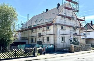 Haus kaufen in Seukendorfer Straße, 90587 Veitsbronn, **neues Dach, Keller abgedichtet** leeres, bereits nach WEG aufgeteiltes 3-Fam-Haus, provisionsfrei