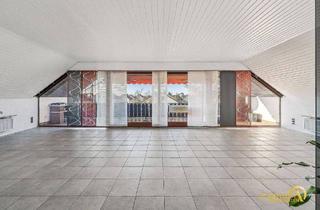 Wohnung kaufen in 91325 Adelsdorf, Adelsdorf - Großzügige 6-Zimmer-Wohnung mit Garten, Balkon und Kamin in ruhiger Lage von Adelsdorf