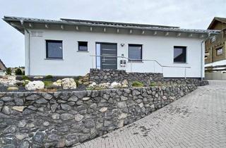 Haus kaufen in 56355 Weidenbach, Weidenbach - Für Naturliebhaber und Energiesparer - neuwertiger Bungalow