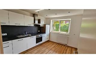 Wohnung kaufen in 97616 Bad Neustadt, Bad Neustadt an der Saale - vermietet, renoviert 2-Zi Eigentumswohnung, Garten, 2 Stellpätze