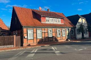 Haus kaufen in 21354 Bleckede, Bleckede - Denkmalgeschütztes Fachwerkhaus mit Nebengebäude und Garage