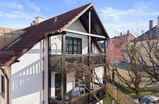 Wohnung kaufen in 86157 Pfersee, HELLE DACHGESCHOSSWOHNUNG IN PFERSEE MIT NEUWERTIGER EINBAUKÜCHE, TG-STELLPLATZ UND KELLER