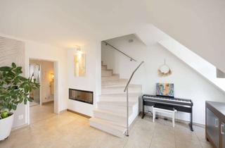 Wohnung kaufen in 49525 Lengerich, Stilvolle Maisonettewohnung am Kirchplatz – modernisiert & bezugsfrei