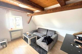 Wohnung kaufen in Kirchplatz 2+3, 93333 Neustadt, Vermietete 2-Zimmer-Dachgeschosswohnung in Neustadt