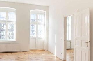 Wohnung kaufen in Stralauer Allee 17c, 10245 Friedrichshain, Exklusiv sanierte 2-Zimmer-Wohnung nahe der Spree – lichtdurchflutet, Balkon und sofort bezugsfrei