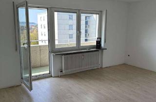 Wohnung mieten in Jean-Paul-Allee 14, 96465 Neustadt, Geräumige 3-Zi-Whg in ruhiger Lage