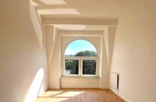 Wohnung mieten in Sonnborner Str. 42, 42327 Wuppertal, Helle 4-Zimmer-Dachgeschosswohnung mit hohen Decken - gut angebunden & zentral in Sonnborn