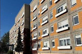 Wohnung mieten in Gerhard-Von-Scharnhorst-Straße, 02977 Hoyerswerda, Bezugsfertige seniorengeeignete 2-Raumwohnung mit Dusche und Aufzug