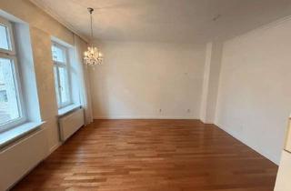 Wohnung mieten in 70176 West, Gepflegte 3-Zimmer-Wohnung mit Balkon im 1. OG am Hölderlinplatz