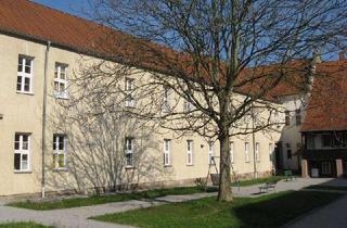 Wohnung mieten in Michaelisstraße 104, 06618 Naumburg, 2 Raumwohnung für Azubis und Studenten mit Badewanne in der Michaelisstraße 104 Naumburg (Saale)