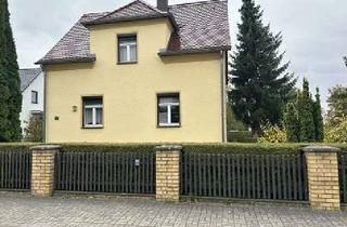 Einfamilienhaus kaufen in 04425 Taucha, Einfamilienhaus mit Doppel-Garage in Taucha und großem Garten
