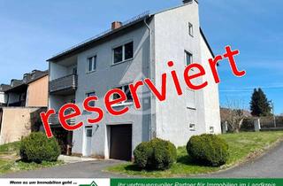 Haus kaufen in 95100 Selb, Rendite oder Eigennutzung: Zweifamilienhaus in begehrter Wohnlage