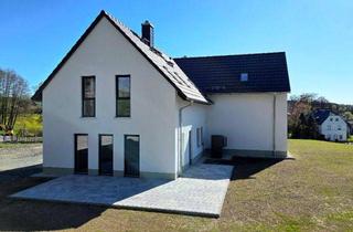 Wohnung mieten in Schönecker Straße 19, 08606 Oelsnitz, Erstklassige neue Doppelhaushälfte ( Niedrigenergiehaus ) m. gr. Terrasse, Carport und Gartenanteil