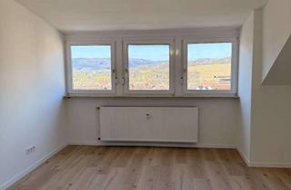 Anlageobjekt in Mozartstraße, 63927 Bürgstadt, Elegantes Dachgeschoss mit Sonnenlicht & Blick ins Weite – Modern renoviert