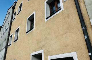 Einfamilienhaus kaufen in Freyunger Straße 46, 94034 Grubweg, PROVISIONSFREI! Großes Einfamilienhaus 650m zur Altstadt im Denkmalensemble Blick auf Veste Oberhaus