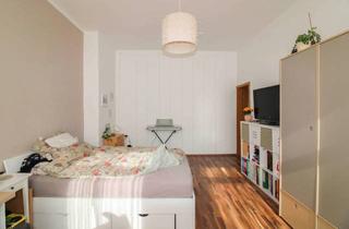 Wohnung kaufen in 30177 Hannover, Denkmalgeschützte 3-Zimmer-Altbauwohnung in Hannover-List – leer ab dem 01.08.