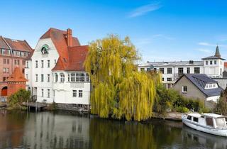 Wohnung kaufen in 14776 Brandenburg, Wasserjuwel auf der Dominsel – Stilvolle Eigentumswohnung mit eigenem Steg