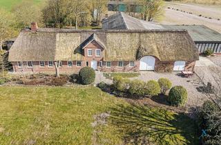 Garagen kaufen in 25899 Klixbüll, Charmanter Resthof mit Reetdachhaus und großem Grundstück in Klixbüll