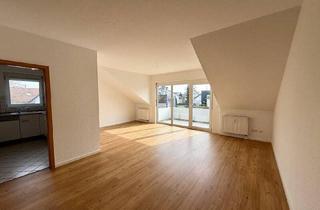 Wohnung kaufen in 78073 Bad Dürrheim, Bad Dürrheim - Frisch renovierte 2,5-Zi.-DG-Wohnung mit Balkon & 2 Stellplätzen - provisionsfrei