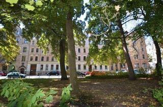 Wohnung kaufen in 09113 Chemnitz, Chemnitz - Jugendstil-Charme frei oder vermietet 2 Zi Balk Parkett Stiltüren