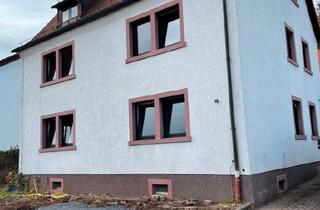 Mehrfamilienhaus kaufen in 63853 Mömlingen, Mömlingen - Mehrfamilienhaus (3 WE, ca. 230 m²) + Baugrundstück mit Projekt