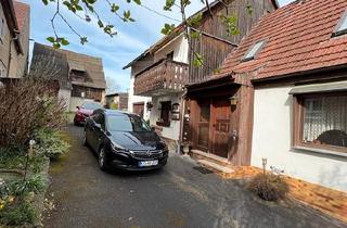 Einfamilienhaus kaufen in 97294 Unterpleichfeld, Unterpleichfeld - Einfamilienhaus mit Großen Grundstrück und möglichen Bauplatz