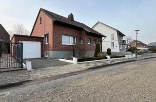 Einfamilienhaus kaufen in 52511 Geilenkirchen, Geilenkirchen - Freistehendes Einfamilienhaus mit Garage im Charakter eines Bungalows