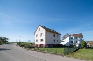 Haus kaufen in 78250 Tengen, Tengen - Großzügiges Zweifamilienhaus mit Gartenfreude und Potenzial