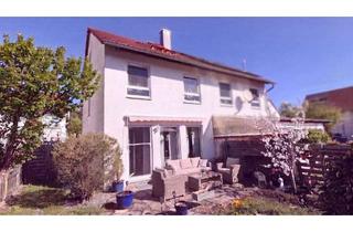 Doppelhaushälfte kaufen in 72145 Hirrlingen, Wohnglück pur: Charmante Doppelhaushälfte mit Gartenidylle in Hirrlingen