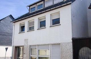 Haus kaufen in Hauptstraße 92, 35794 Mengerskirchen, Kapitalanlage mit Potenzial – 3 Wohneinheiten, Parkplatzfläche & energetisch saniert