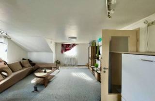 Mehrfamilienhaus kaufen in 92331 Parsberg, Solides Mehrfamilienhaus mit Entwicklungspotenzial in Pendlerlage