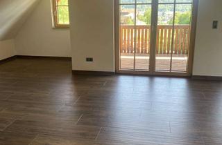 Wohnung mieten in Frohnau, 77756 Hausach, Ab 01.07.2026 - Exklusive 4-Zimmer Dachgeschosswohnung mit Balkon in Hausach