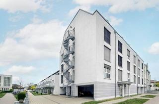 Wohnung kaufen in 85055 Ingolstadt, Attraktives 1-Zimmer-Apartment mit Aufzug, Weitblick über Ingolstadt und Tiefgaragenplatz