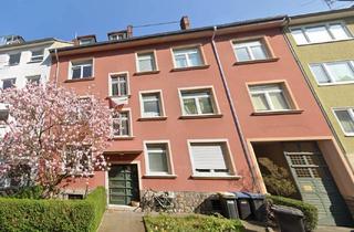 Wohnung kaufen in 50733 Köln, Lichtdurchflutetes Wohnen: 3-Zimmer-Dachgeschosswohnung in Nippes! Ideal für Eigennutzer & Anleger