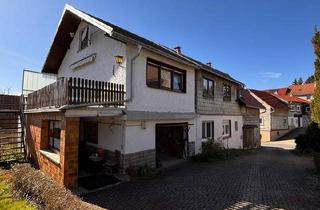 Haus kaufen in 98673 Eisfeld, Eisfeld - Großes Zweifamilienhaus (195qm), 3 Garagen & Garten in Waffenrod