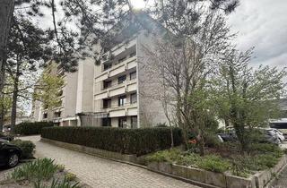 Wohnung kaufen in 71229 Leonberg, Leonberg - Großzügige 4,5 Zimmer-Erdgeschoss-Wohnung mit Garten, Terrasse und Tiefgaragenstellplatz in Leonberg