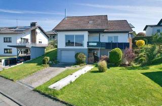 Einfamilienhaus kaufen in 35633 Lahnau, Lahnau / Waldgirmes - Stilvolles Wohnen mit ELW und Entwicklungspotenzial - provisionsfrei