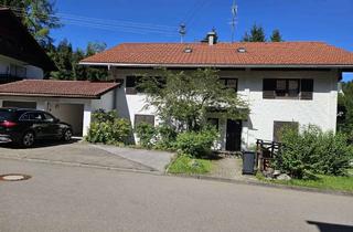 Wohnung kaufen in Haldenweg, 87541 Bad Hindelang, Charmantes 2,5-Zimmer Dachgeschoss-Apartment in Bad Hindelang