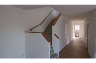 Wohnung mieten in Otto-Leonhard-Str., 56288 Kastellaun, Neuwertige 3,5-Zimmer-Wohnung mit Balkon im 2. OG in Kastellaun