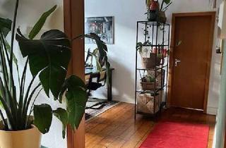 Wohnung mieten in 45145 Frohnhausen, Schöne Altbauwohnung mit Holzdielen in Essen Frohnhausen