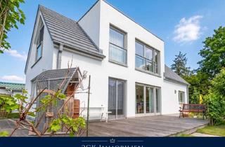 Haus kaufen in Wieker Straße, 18556 Dranske, 400 m zum Strand und Seebrücke: Massives Ferienhaus mit 2 Einheiten, Boddenblick & 600 m² Garten!