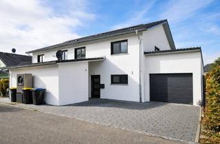 Haus kaufen in Öschweg, 88260 Argenbühl, Neuwertige DHH (BJ 2020) mit PV, Wärmepumpe & Traumterrasse – ruhige Familienlage