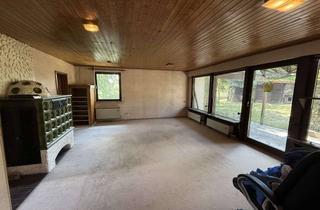 Haus kaufen in 91489 Wilhelmsdorf, Sehr schöner Bungalow zur Sanierung mit idyllischen Garten