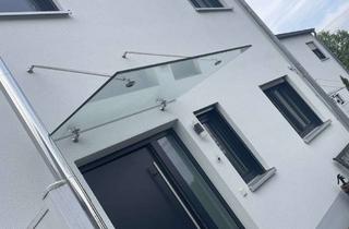 Immobilie mieten in 85092 Kösching, Stilvolle, voll möblierte Doppelhaushälfte mit Garten & Weitblick