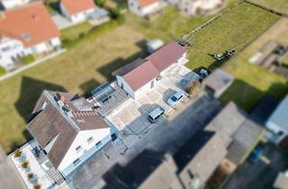 Haus kaufen in 96173 Oberhaid, Oberhaid - Modernisiertes Zweifamilienhaus mit bewohnbarem Nebengebäude & Baugrundstück in Staffelbach